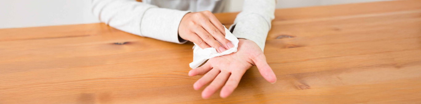 como desinfectar las manos con kleenex